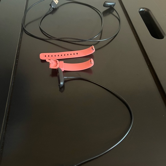Fitbit charger band, X1 long length charger and X1 short length charger. - Picture 1 of 5